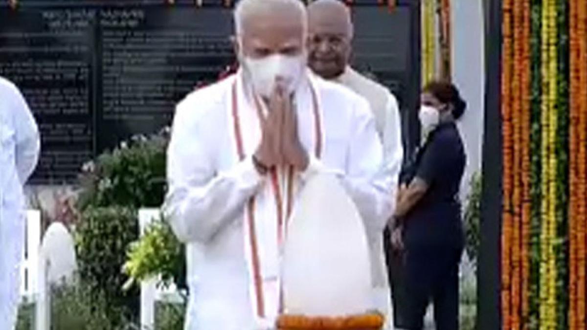 PM Modi pays tribute to former PM Vajpayee News in Hindi MMT