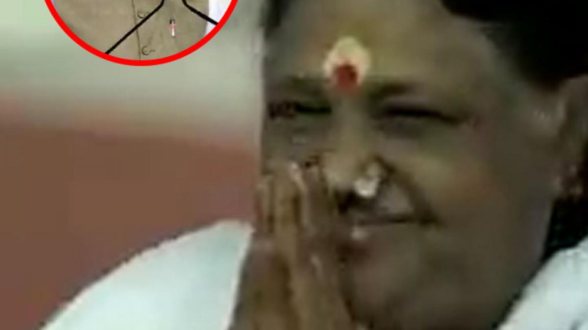 PM Modi praised Mata Amritanandamayi 