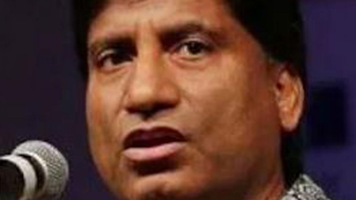 Raju Srivastava kept on ventilator support in AIIMS