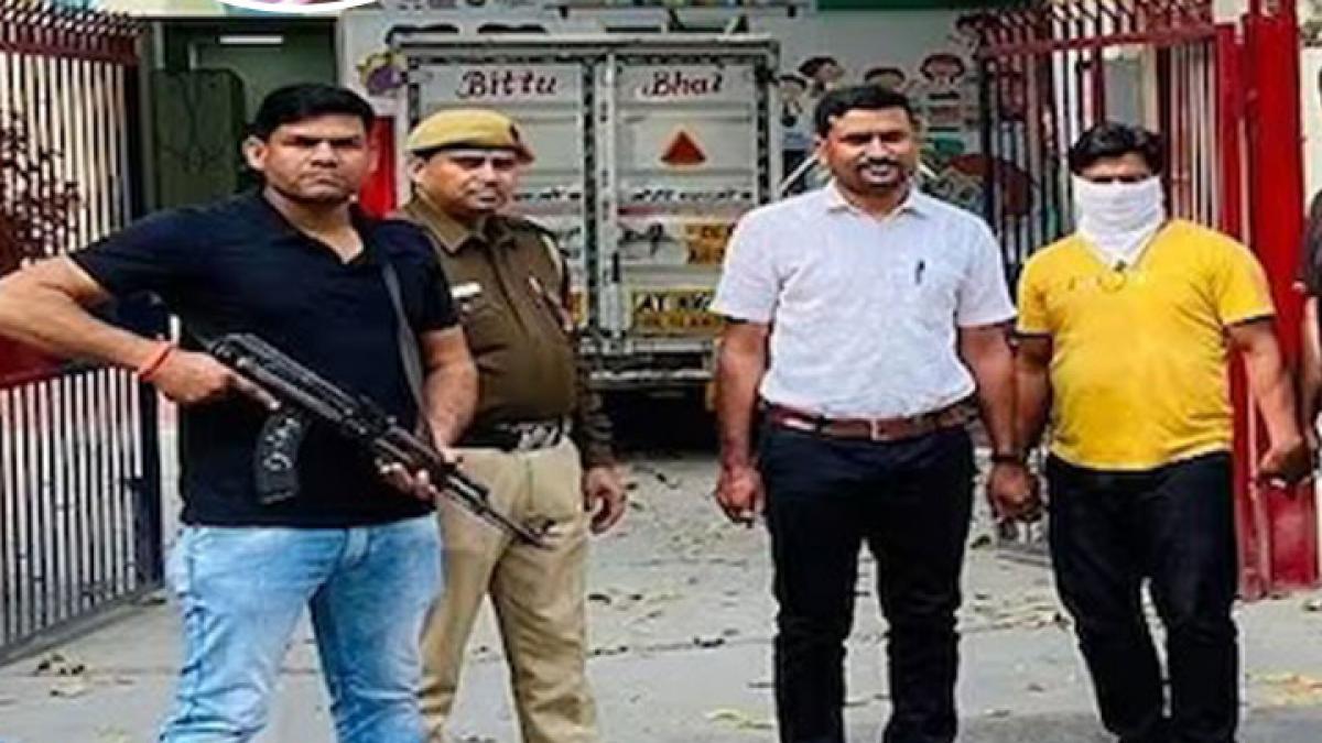 Bhojpuri youtuber and artist demands for extortion in delhi