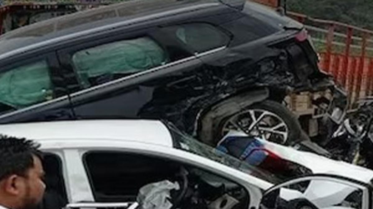 Accident on Mumbai-Pune Expressway