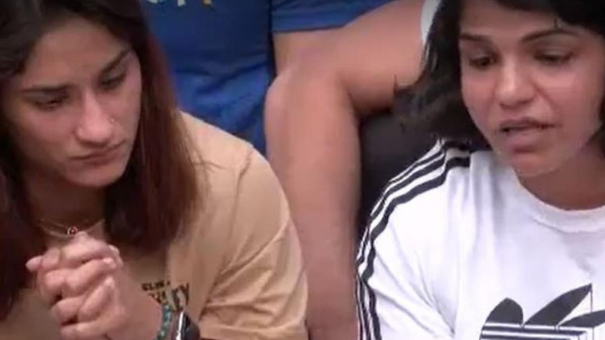 Wrestlers protest today