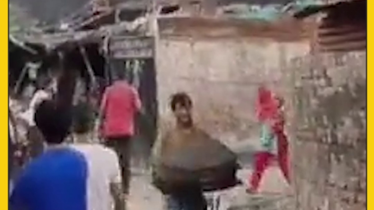 delhi jahangirpuri slum fire