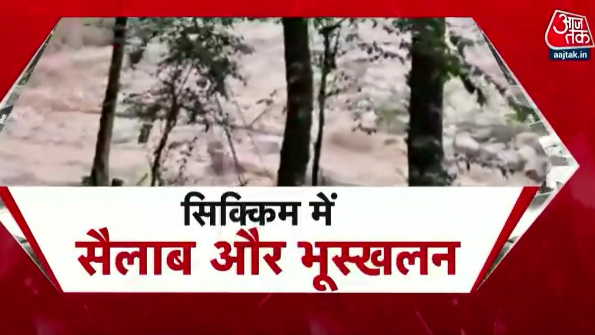 Sikkim Floods: गंगटोक में लैंडस्लाइड से तबाह हुए घर, रेस्क्यू मिशन पर जवान