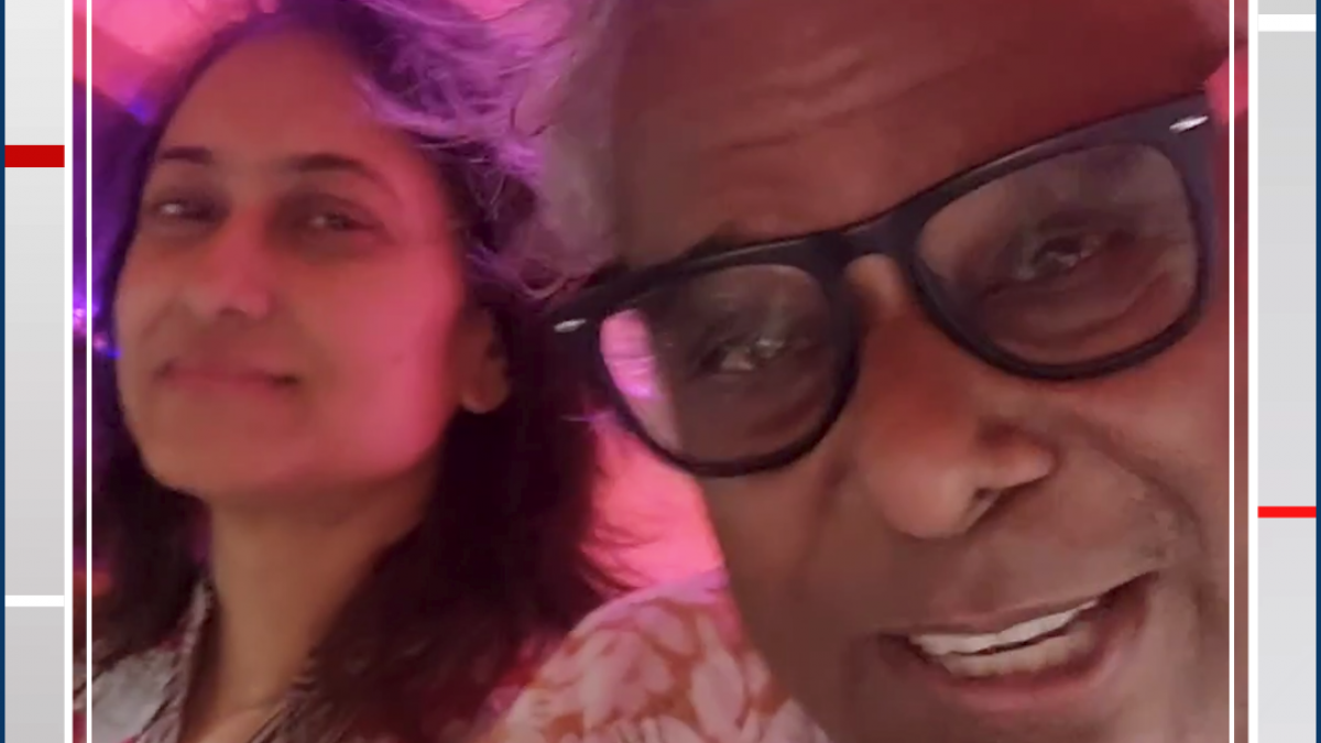 ashish vidyarthi actor rides in auto with wife