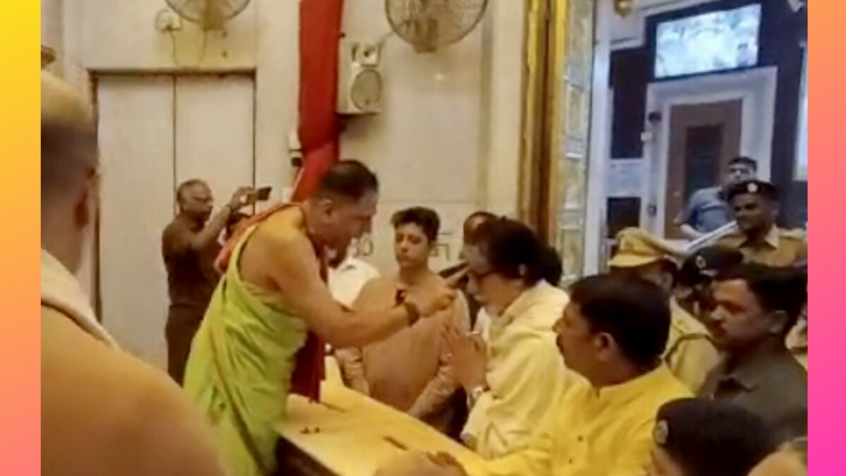 amitabh bachhan reached siddhivinayak temple