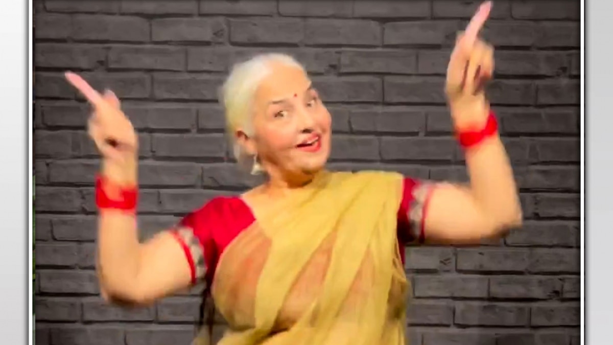 women dancing on viral song what jhumka 