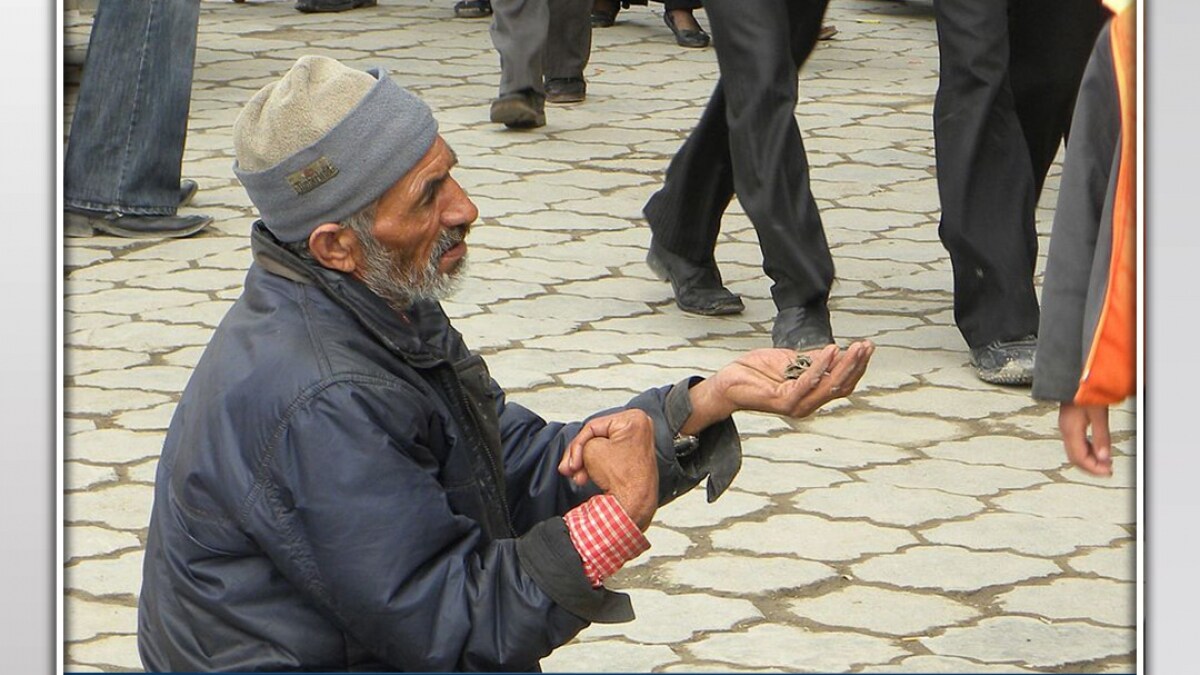 … और 16 भिखारियों को नीचे उतार दिया गया सऊदी अरब जाने वाली फ्लाइट से…-…and 16 beggars were thrown off the flight to Saudi Arabia…