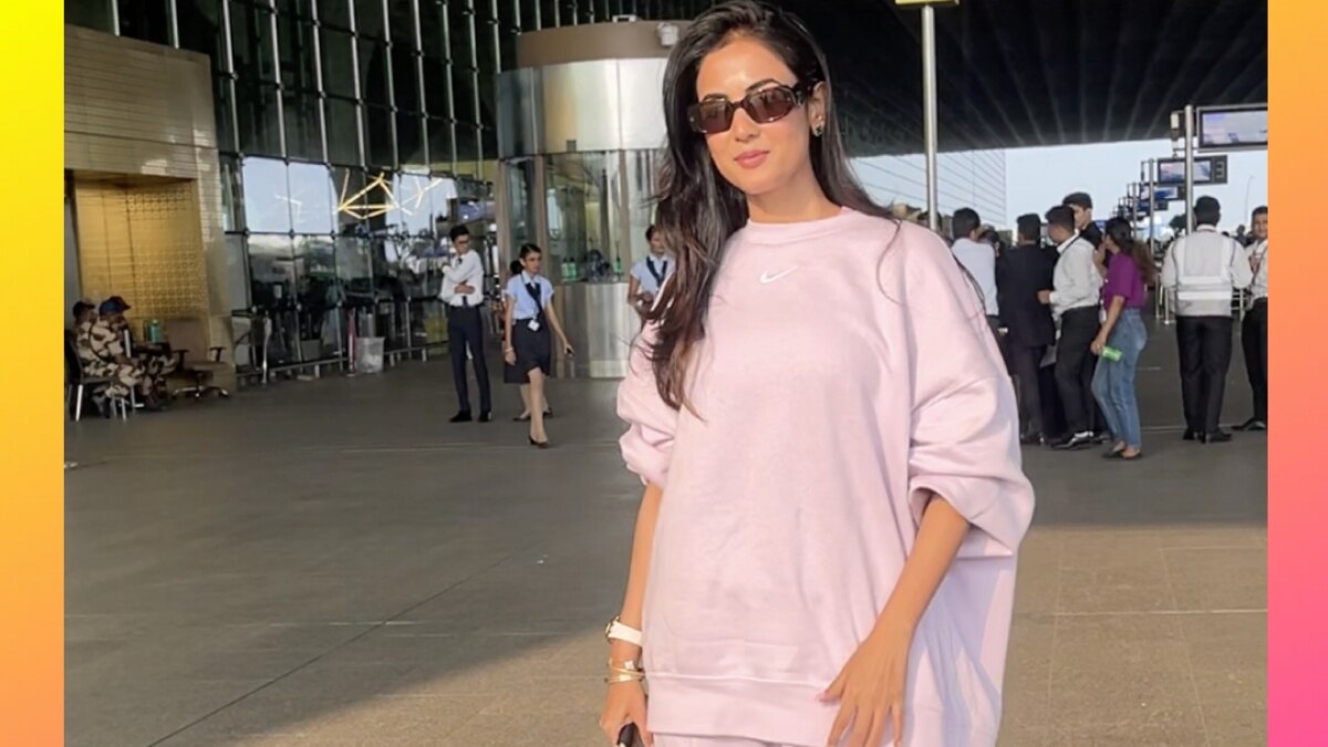 sonal chauhan mumbai airport