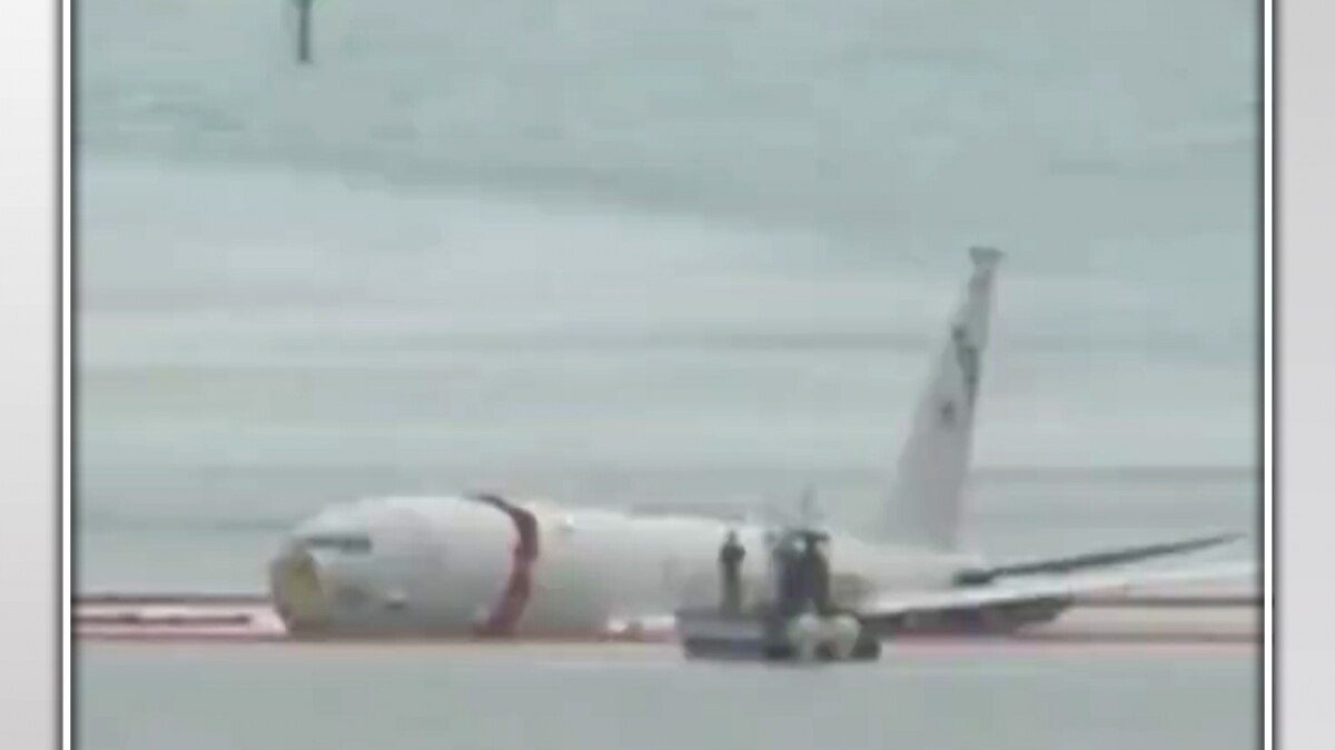 US Navy Poseidon 8 A plane crashes