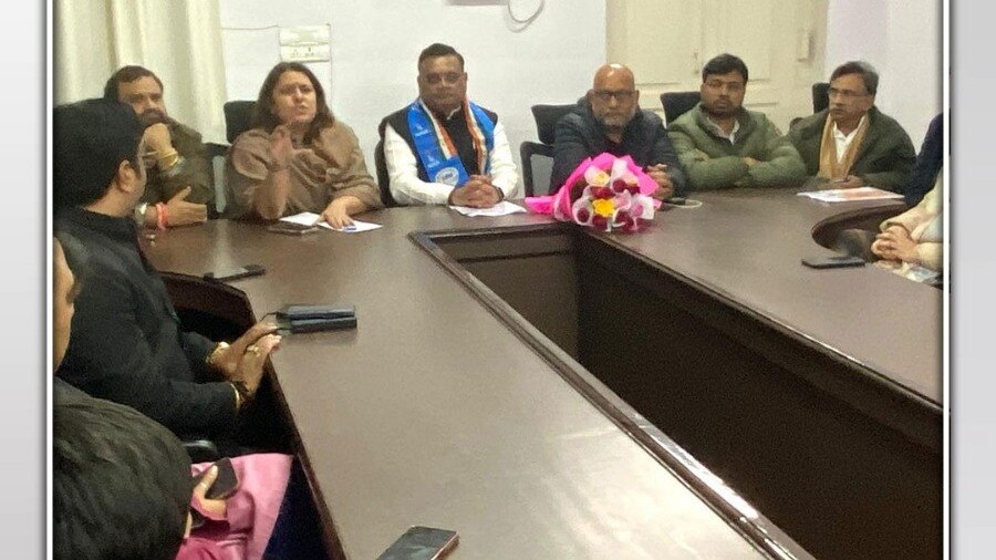 Congress leaders meet