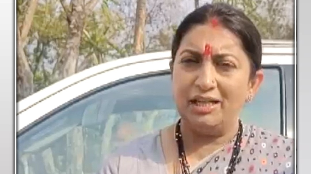 Smriti Irani slams Rahul gandhi over amethi