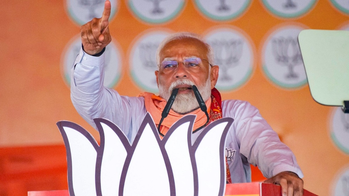 'मैं भी मैदान में हूं, तुम भी हो', CAA को लेकर आजमगढ़ से पीएम मोदी की व‍िपक्ष को चुनौती - lok sabha election 2024 AajTak
