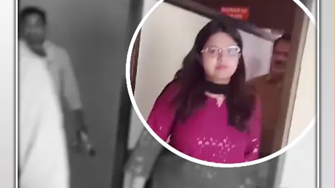 pooja khedkar mother arrrested