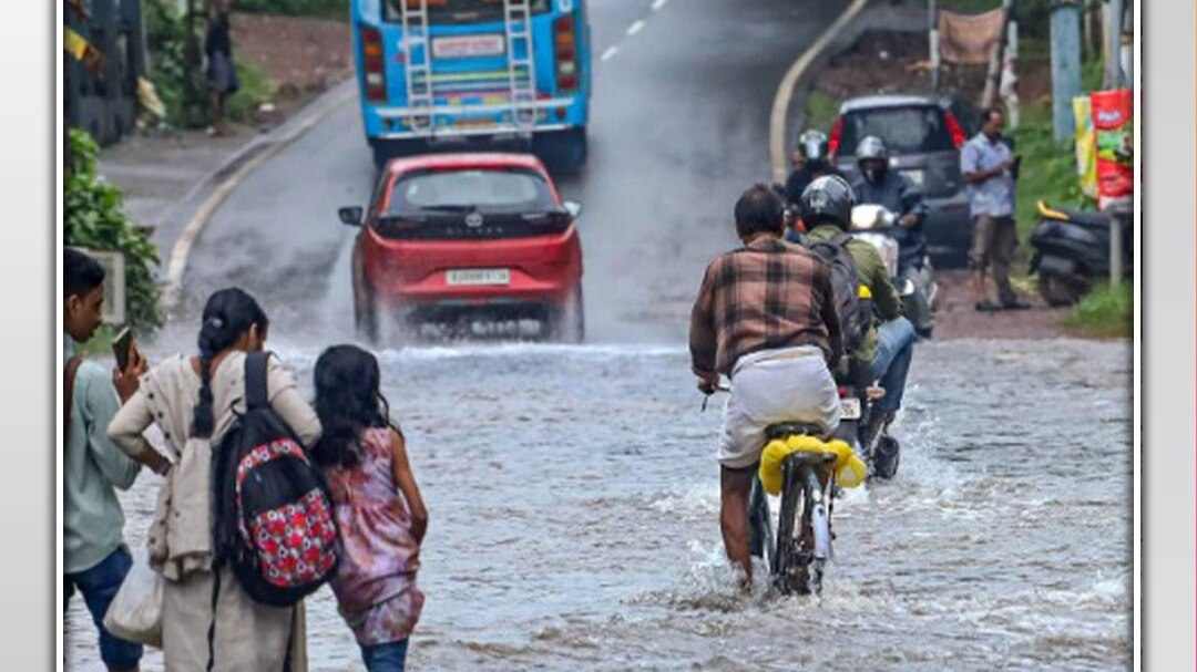 heavy rainfall lashes kerala