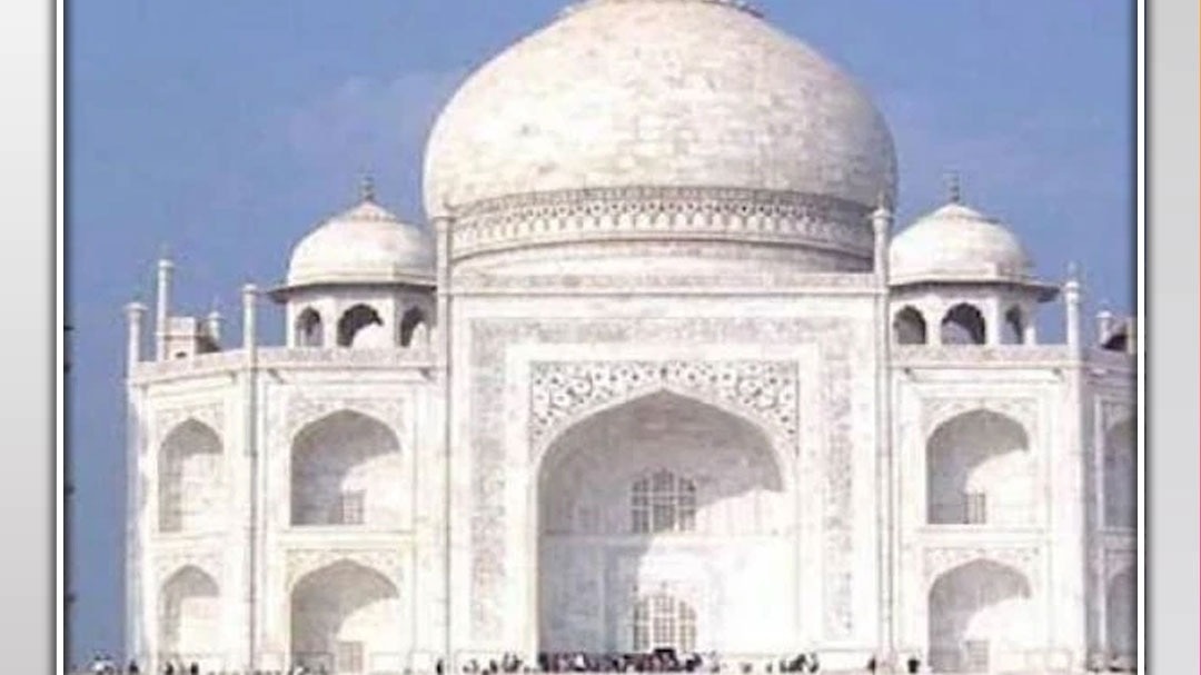 prisoner Visits Taj Mahal