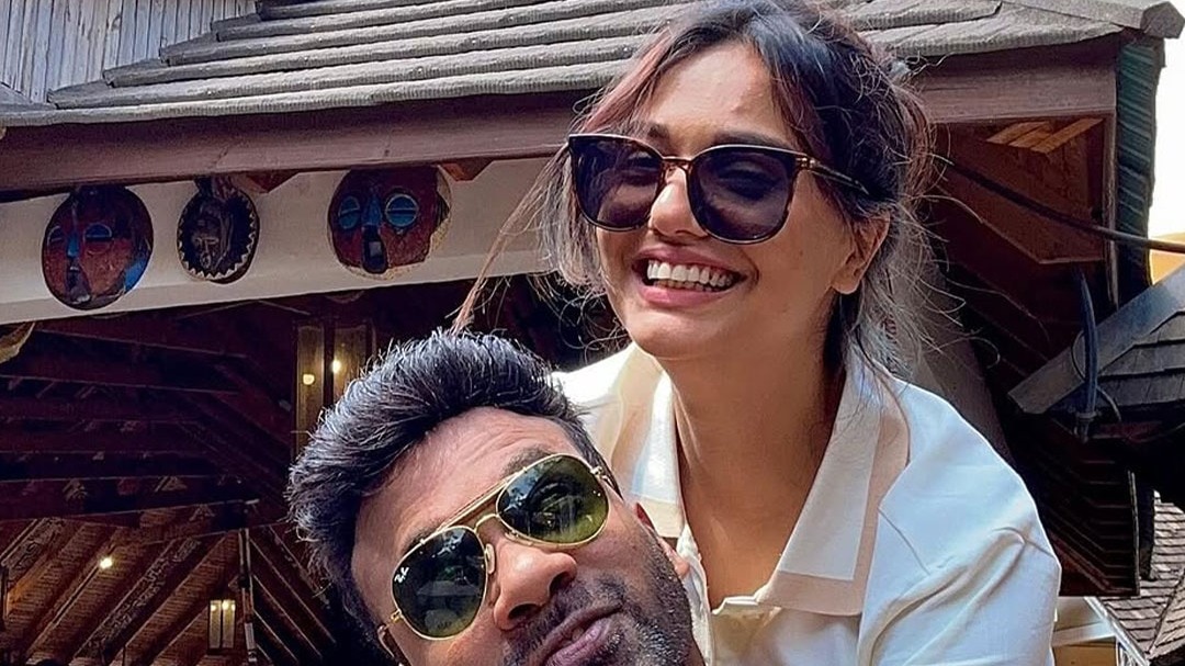 Actress Divya Agarwal