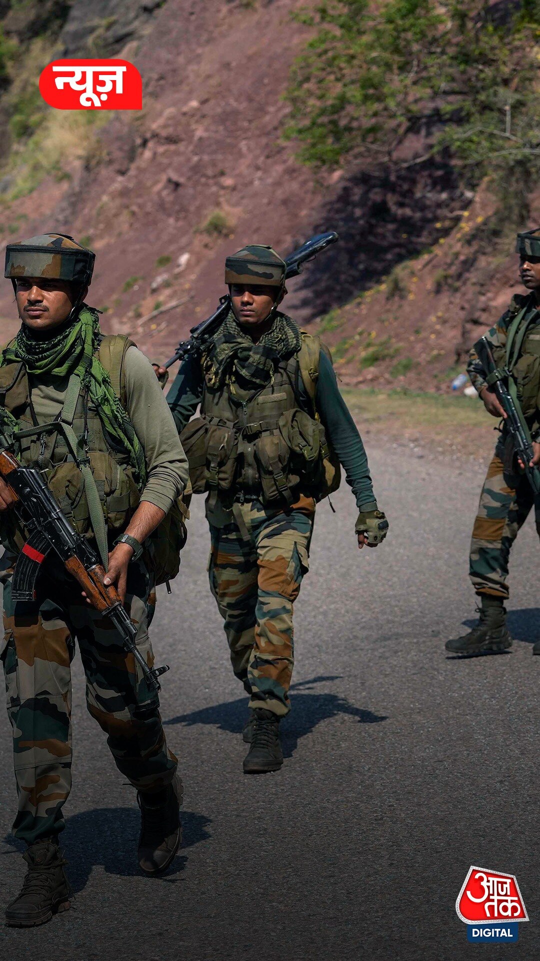 J-K: कुलगाम में रिटायर्ड फौजी की मौत, पत्नी और बेटी घायल