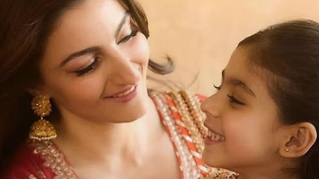 soha ali khan with daughter