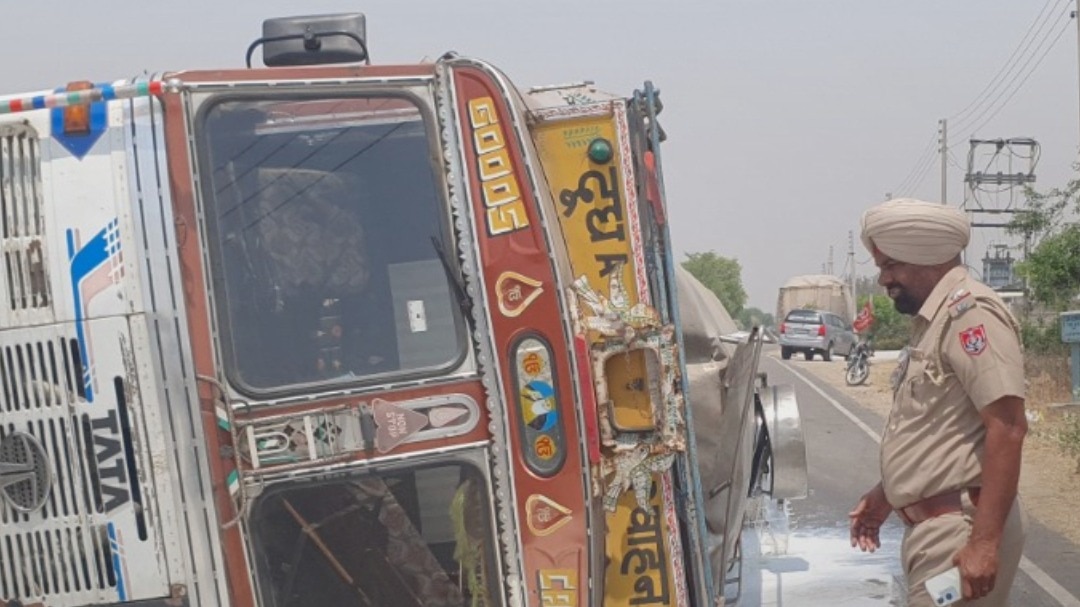 jalandhar milk container accident