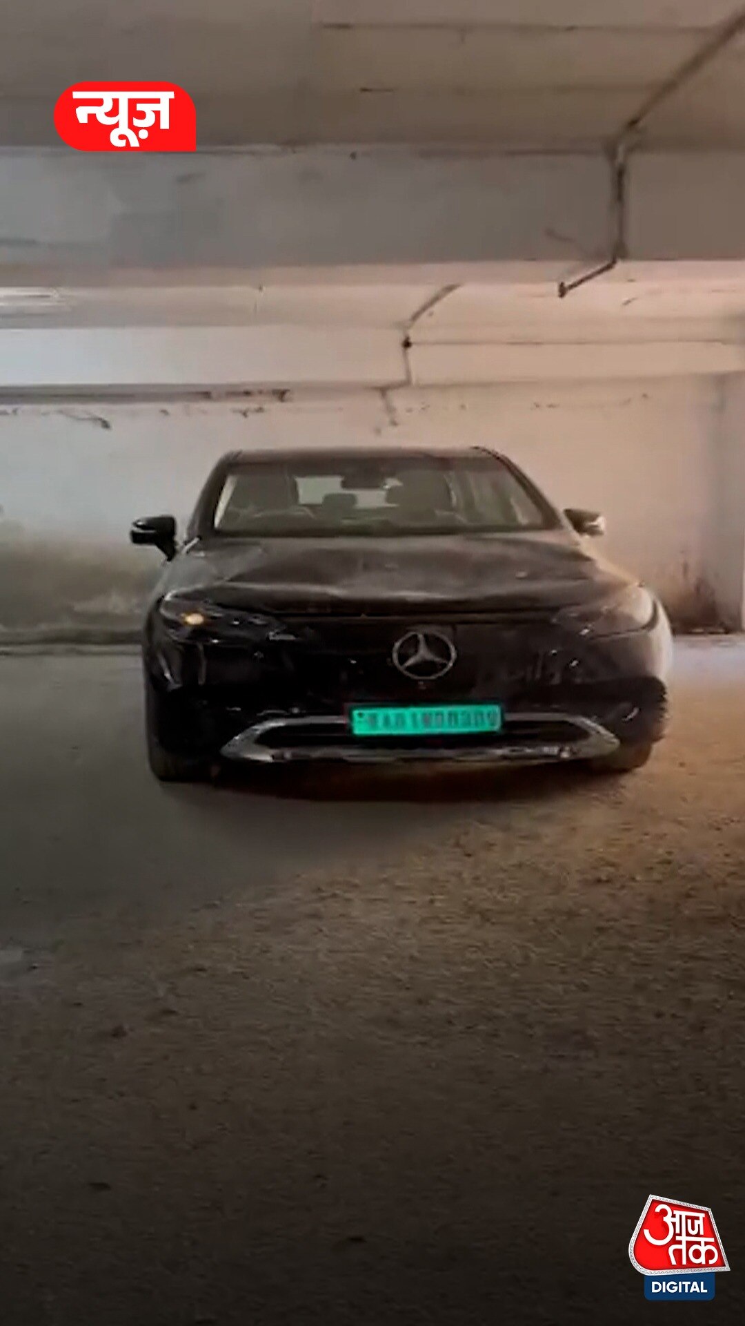 Bengaluru: रेस्टोरेंट स्टाफ ने ठोकी Mercedes कार