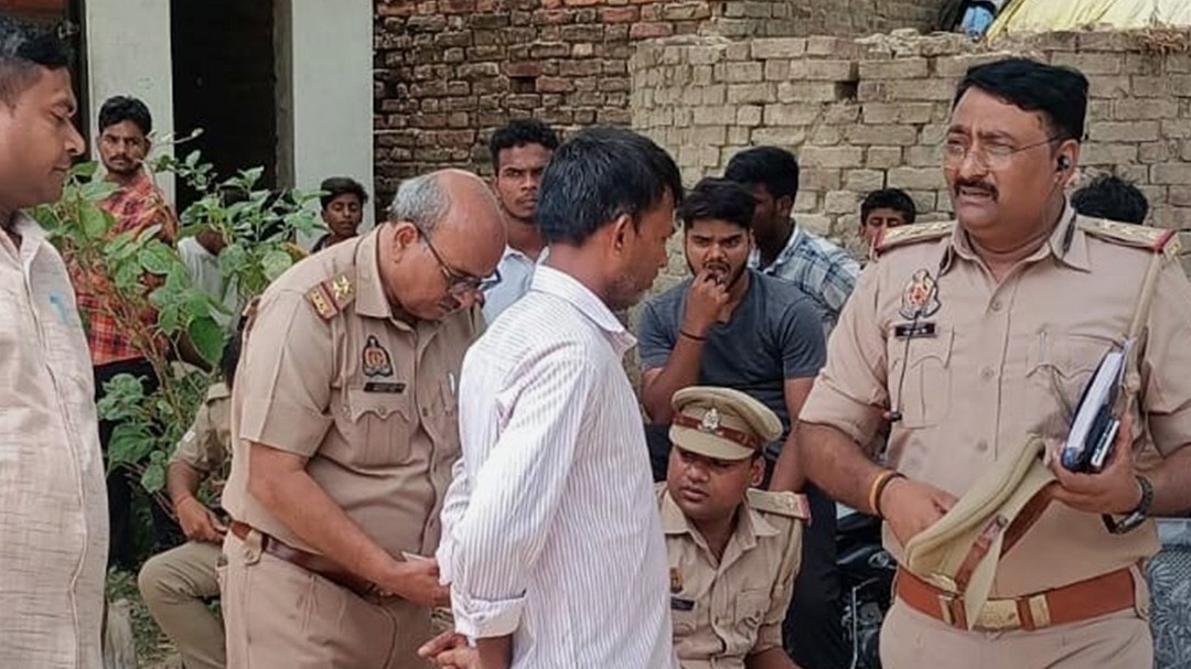 Deoria man killed his wife and committed suicide