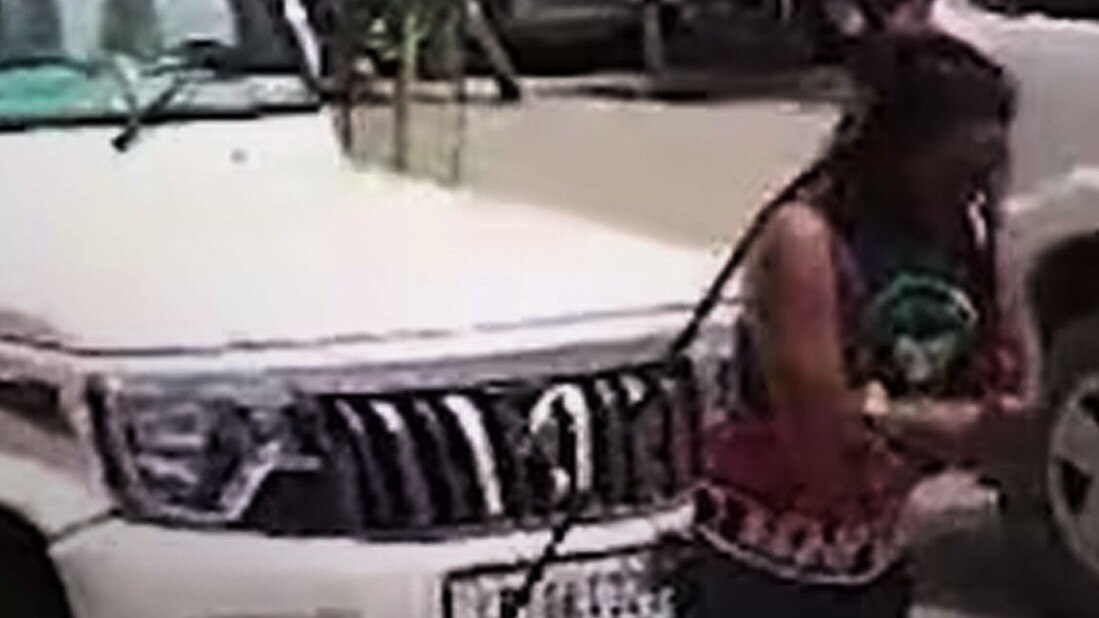 Manjhanpur tehsil premises Video viral