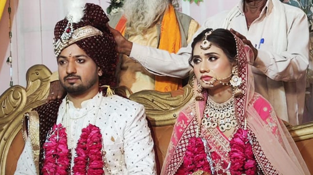 newly married woman fell from moving train and Died
