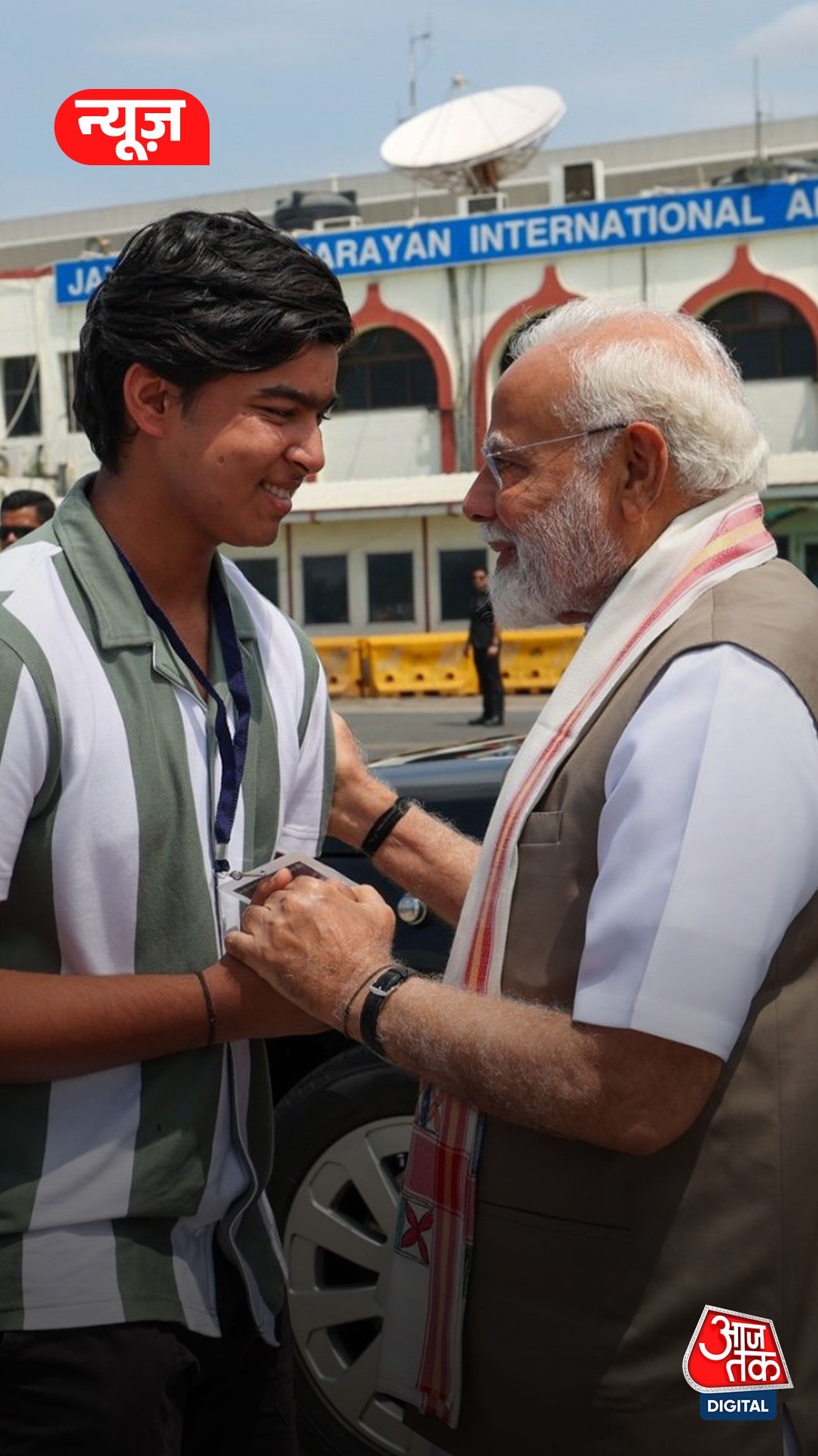 PM Modi से मिले वैभव सूर्यवंशी, पैर छूकर लिया आशीर्वाद