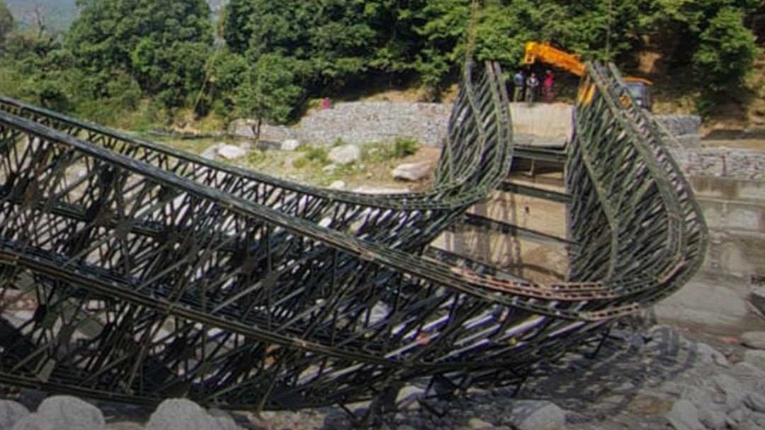  under-construction valley bridge of ​​Chamoli collapses