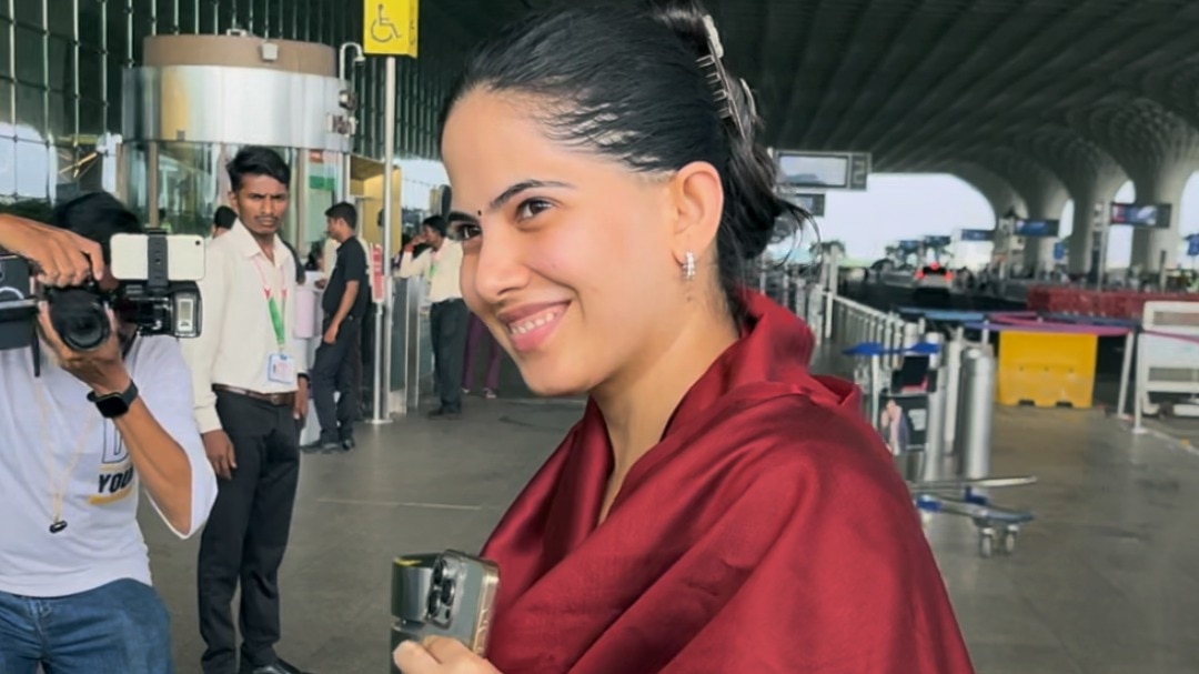 jaya kishori at airport