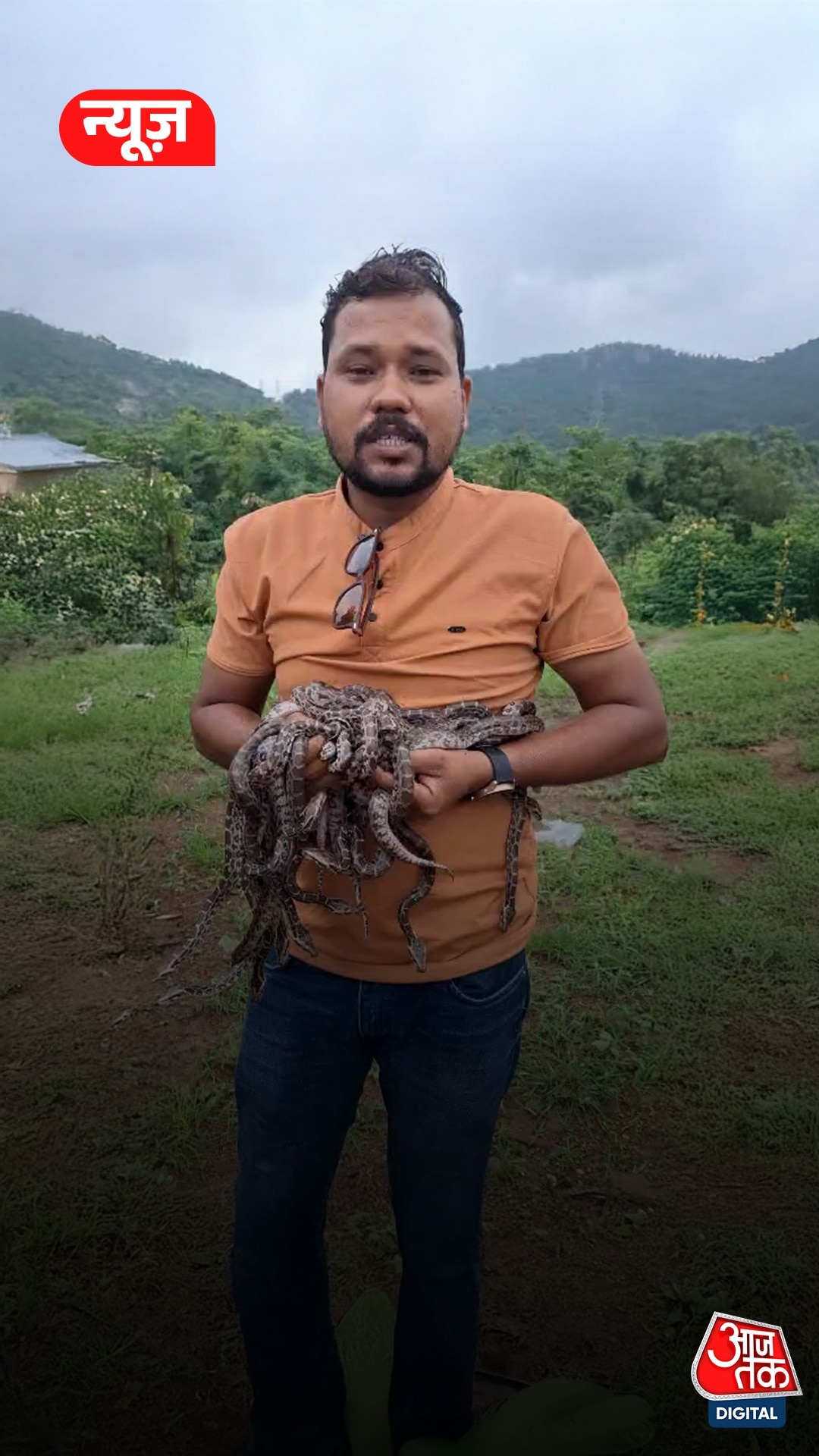 छत्तीसगढ़ में 12 फीट लंबे अजगर का सफल रेस्क्यू 