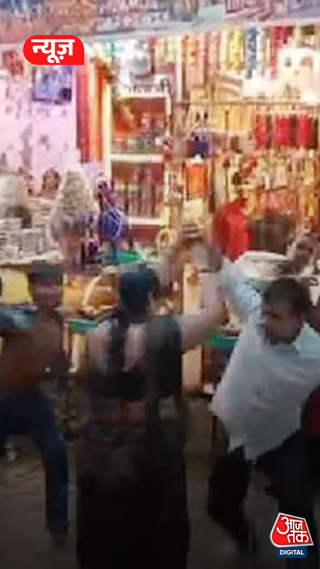 खाटू श्याम मंदिर में श्रद्धालुओं और दुकानदारों में मारपीट, Video