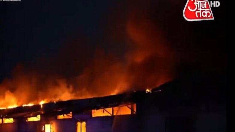 रूसी हमलों से यूक्रेन में कई घर कैसे हुए खाक, देखें दुनिया आजतक में