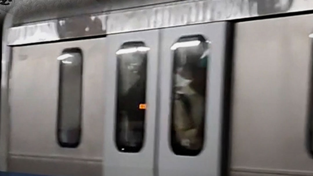 delhi metro coach price with details