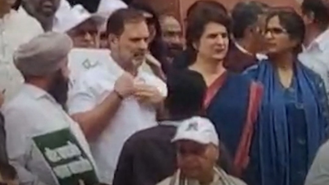 opposition leaders protest against voter list in delhi