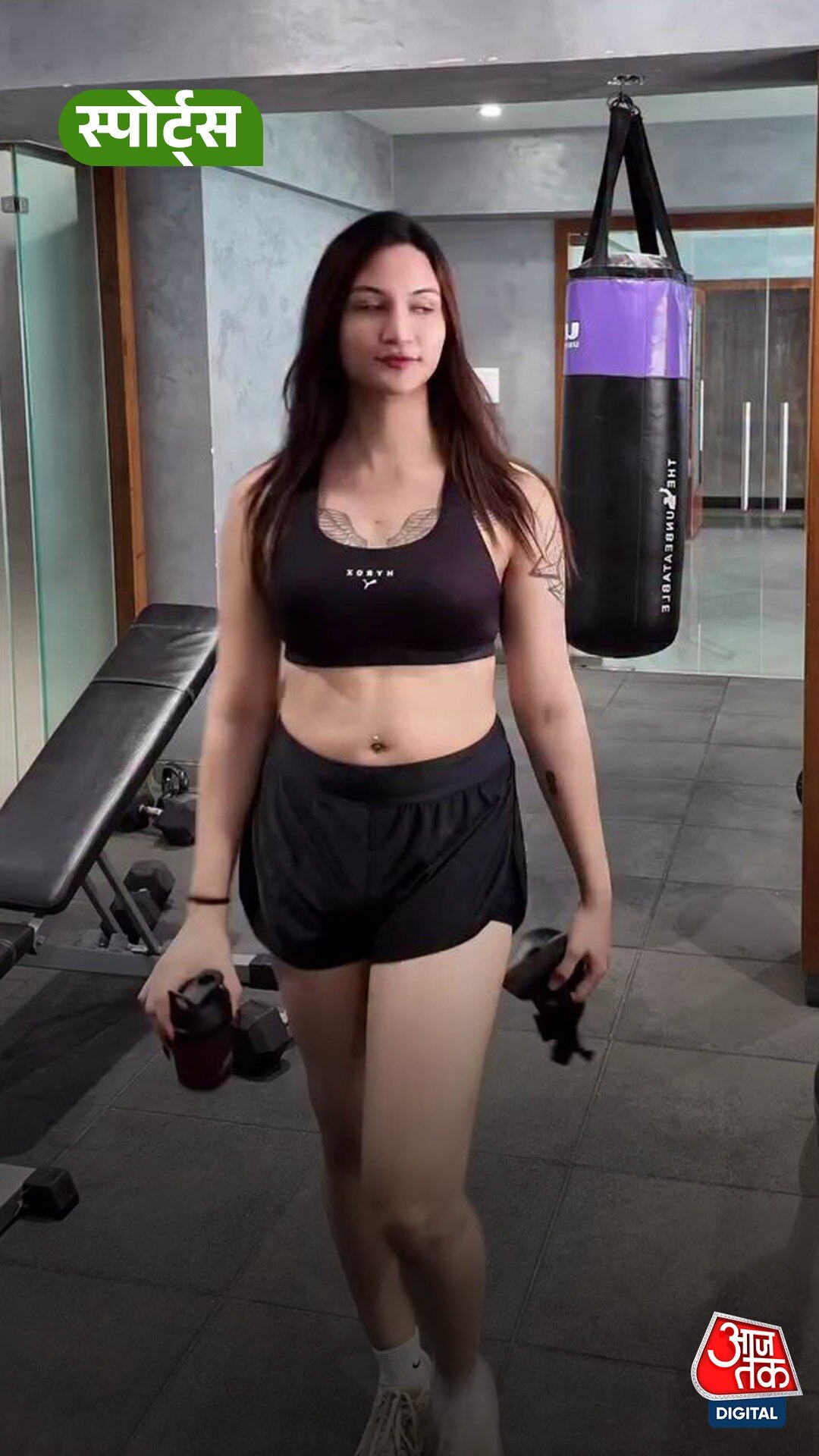 Anaya Bangar ने जिम में जमकर बहाया पसीना!