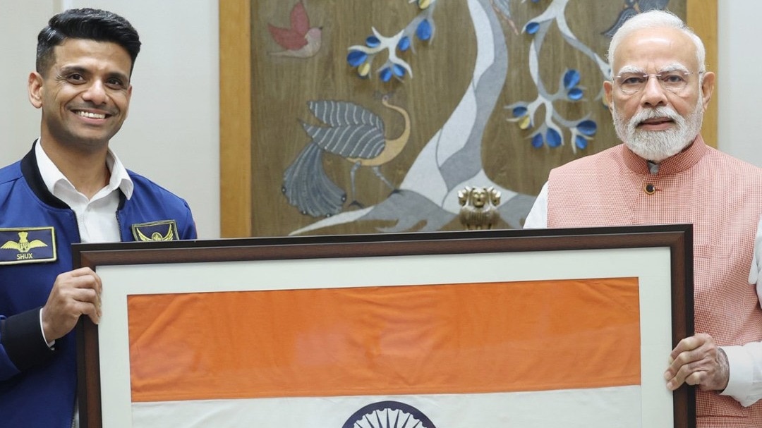 Shubhanshu Shukla and PM Modi 