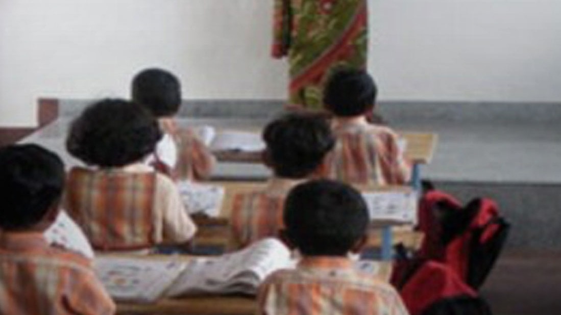 delhi schools bomb threat