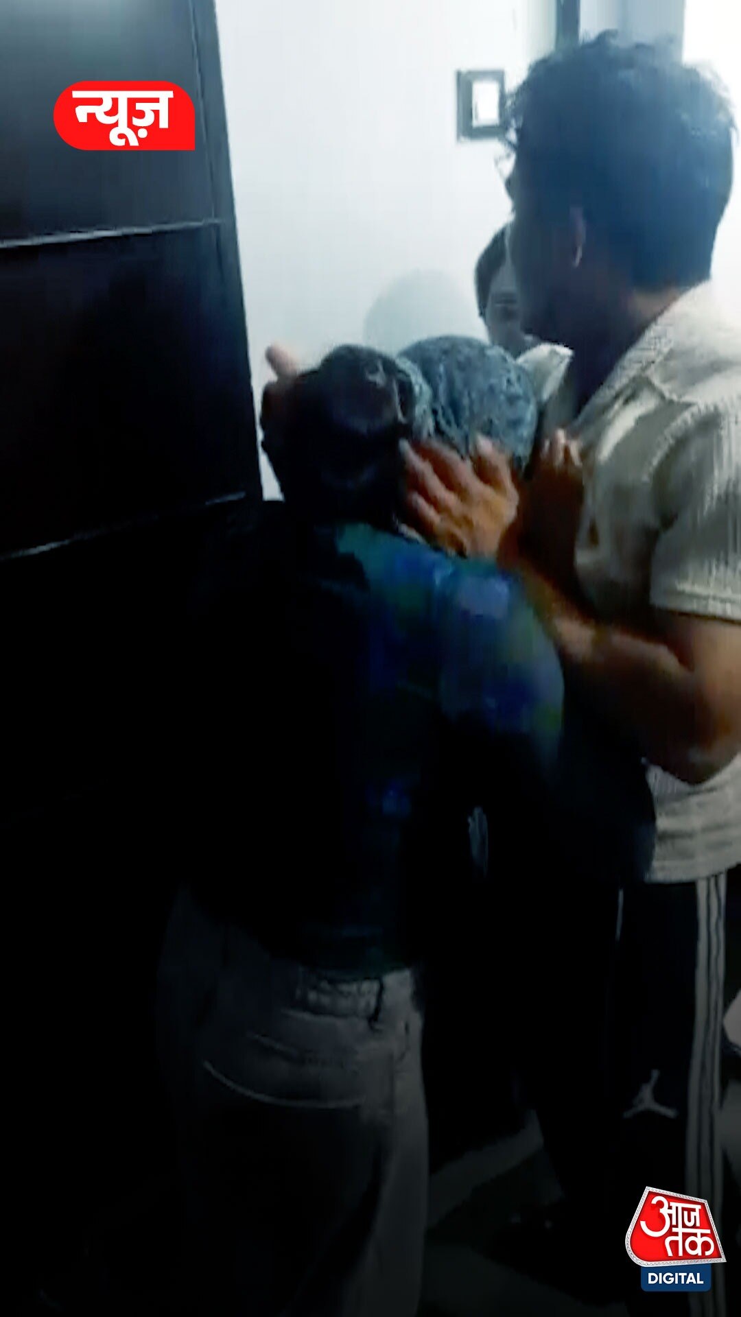 इंदौर में युवती ने बिल्डिंग से लगाई छलांग