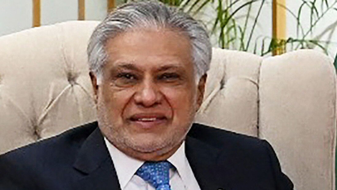 pak deputy pm ishaq dar visits dhaka bangladesh and discuss 1971 war