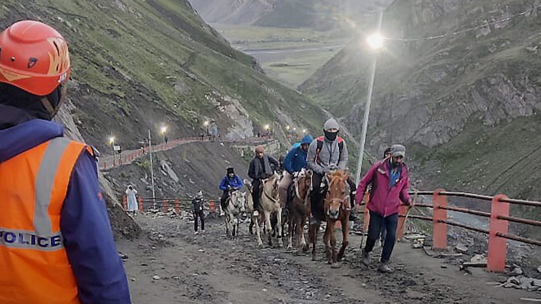 vaishno devi to amarnath yatra on hold due to bad weather