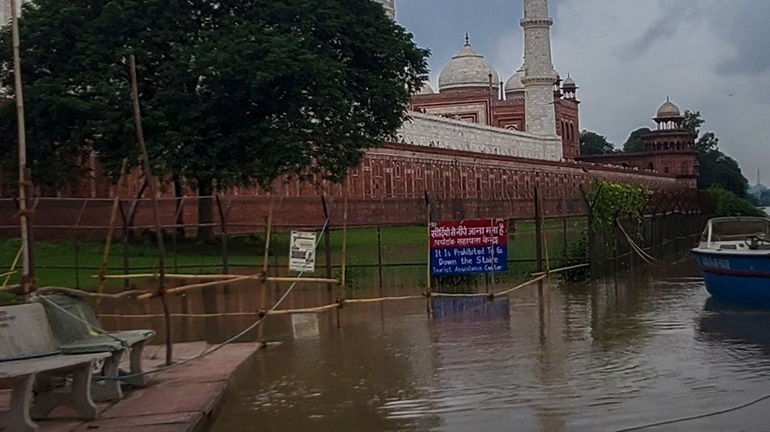 agra flood alert yamuna