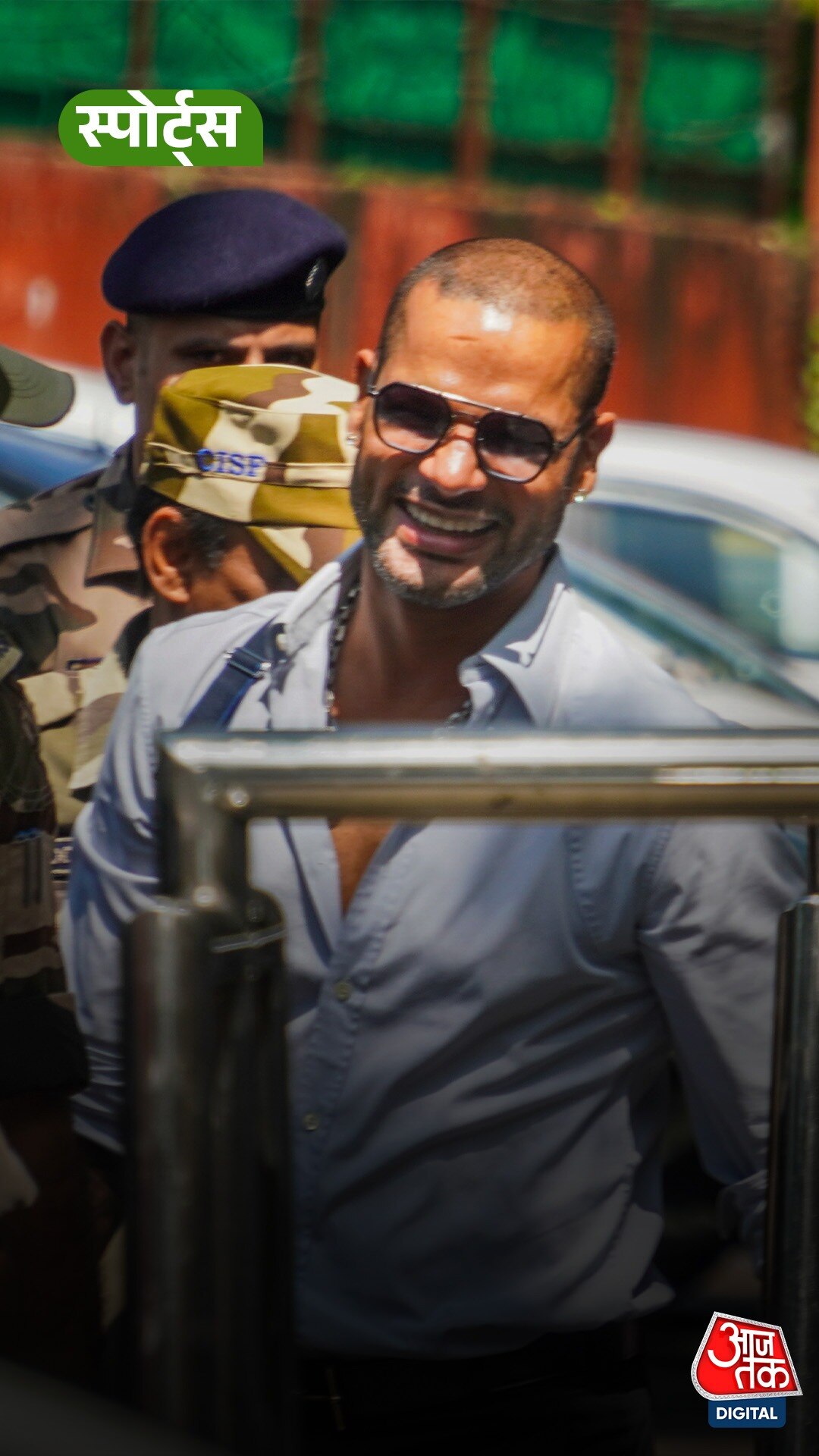 ED ऑफिस पहुंचे पूर्व क्रिकेटर Shikhar Dhawan!