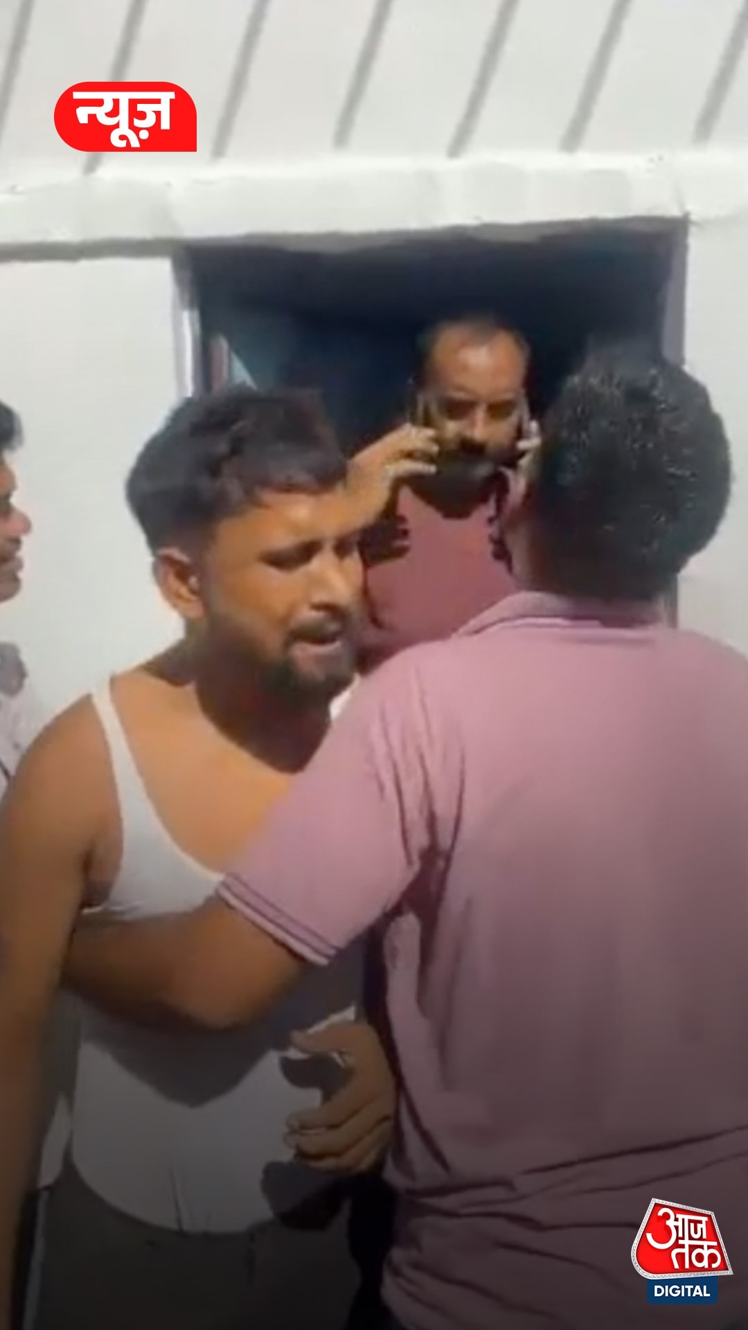 बुलंदशहर में गिरफ्तारी के दौरान रेप का आरोपी फरार