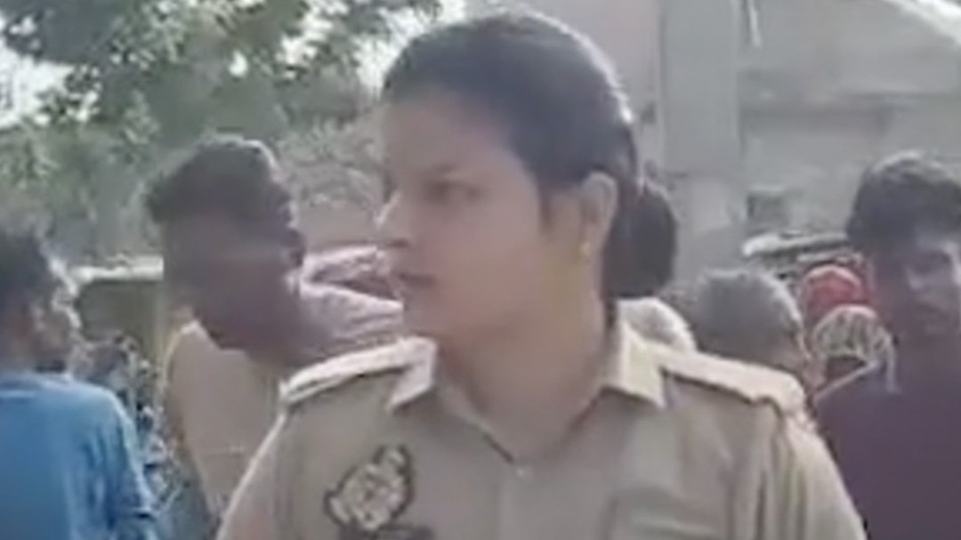  UP Kaushambi girl commits suicide