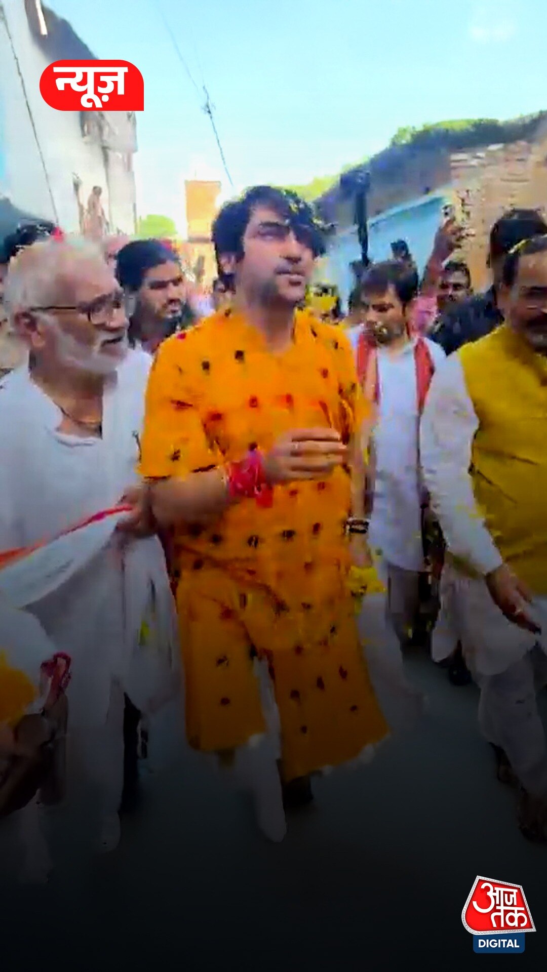 गरबा पंडालों में मुस्लिमों की एंट्री पर मचा बवाल, धीरेंद्र शास्त्री ने दिया बड़ा बयान