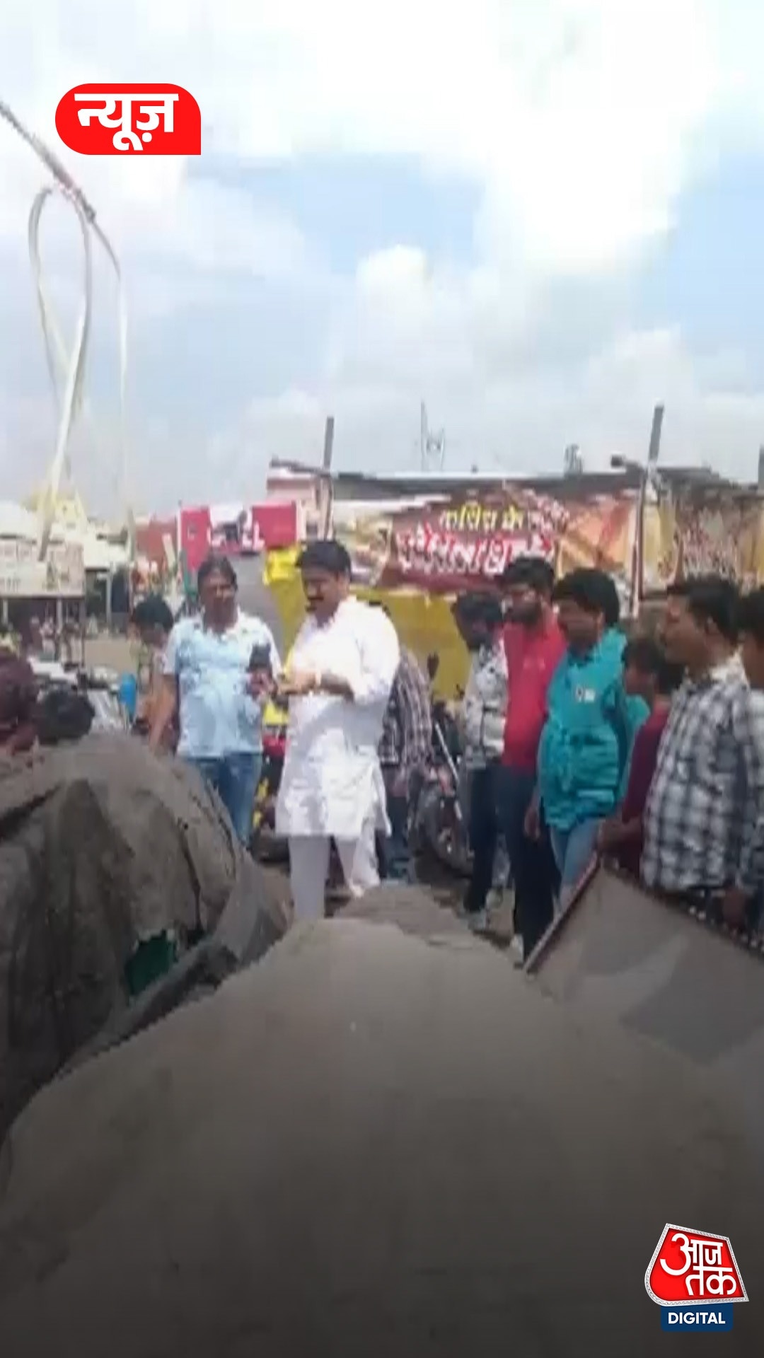 इंदौर में मेले से हटाए गए मुस्लिम के झूले