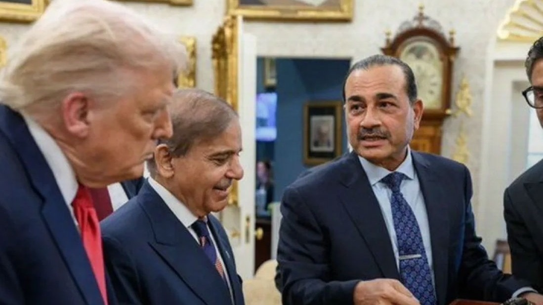 pak army chief asim munir talks in parliament 