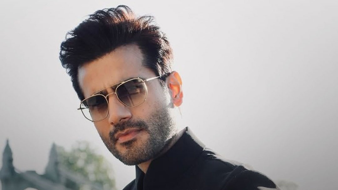 Karan Tacker 